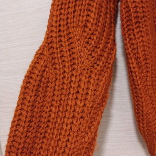 Knitted sweaters khaki and terracotta like new, medium sizes