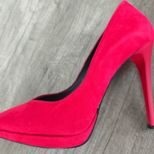 Lynne red pumps like new, size 37, 12cm heel