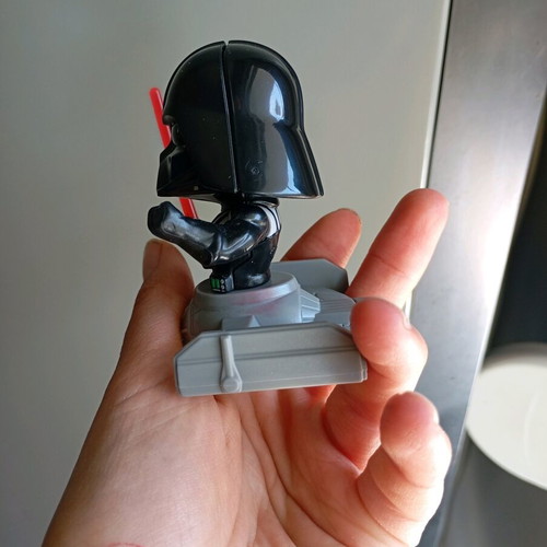 Star Wars Kinder Darth Vader figure like new