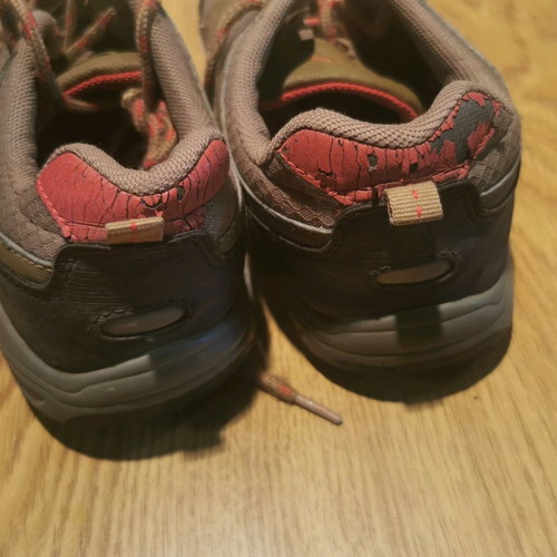 Athletic shoes used size 37 brown