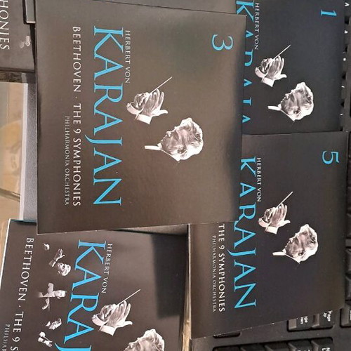 Herbert von Karajan Beethoven set like new, classical music