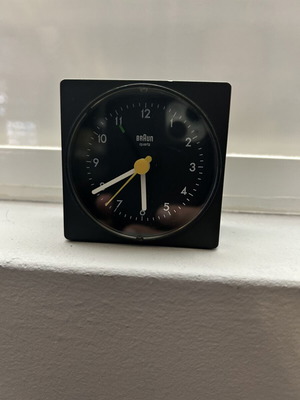 Braun 4746 AB1 Travel Alarm Clock used, analog table clock