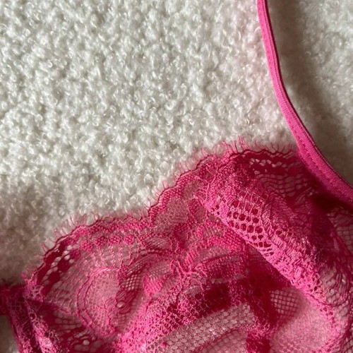 Hunkemöller pink lace see-through bra 75D used, good condition