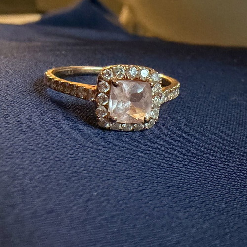 Златен пръстен 18К с розов камък Morganite и диаманти като нов