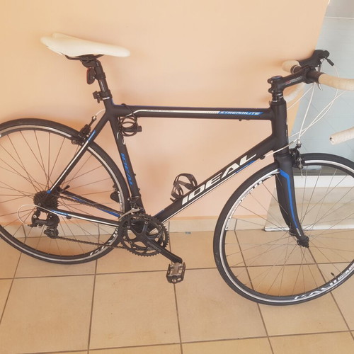 Ideal Streamlite road bike used, size L, black with white and blue details