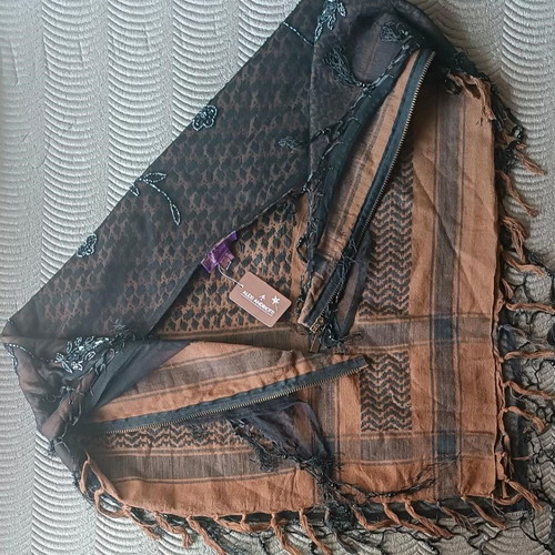 Alexi Andriotti back scarf new, black and brown with fringes