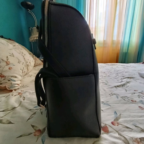 Bartuggi backpack like new, black, large capacity