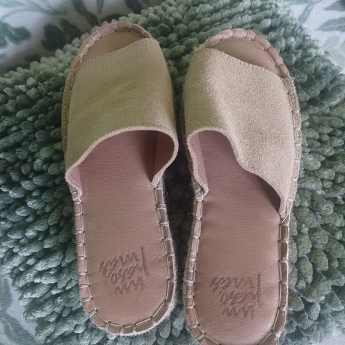 Un paso mas platform suede slippers like new, size 36, beige
