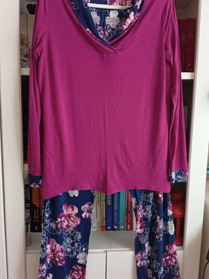 Esmara lingerie pyjama set with fuchsia top and floral pants