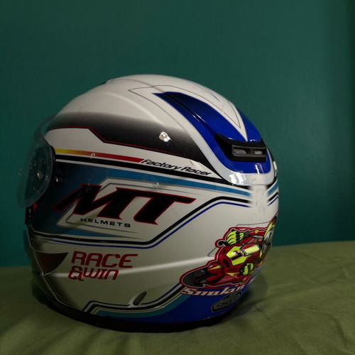 MT helmet kids size small like new