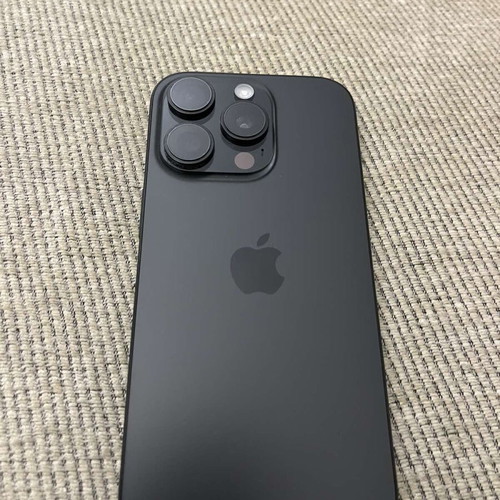 iPhone 16Pro 128GB Black Titanium new with Apple Watch Series 10 46mm