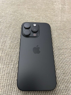 iPhone 16Pro 128GB Black Titanium new with Apple Watch Series 10 46mm