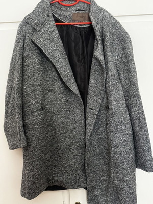 Cortefiel Woman gray coat XL like new, warm winter jacket with zipper