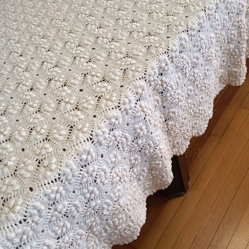 Woolen knitted handmade blanket like new, dimensions 170x220