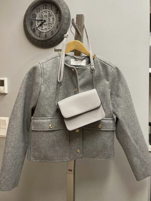 Късо палто Sinsay сиво като ново с подарък неизползвана чанта