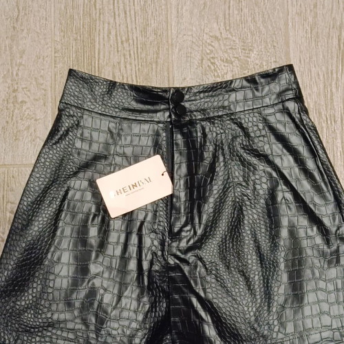 Leather Crocodile High-Waisted Shorts Shein like new, XS, black