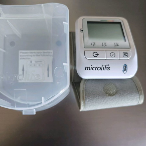 Microlife BP W1 Basic wrist blood pressure monitor like new