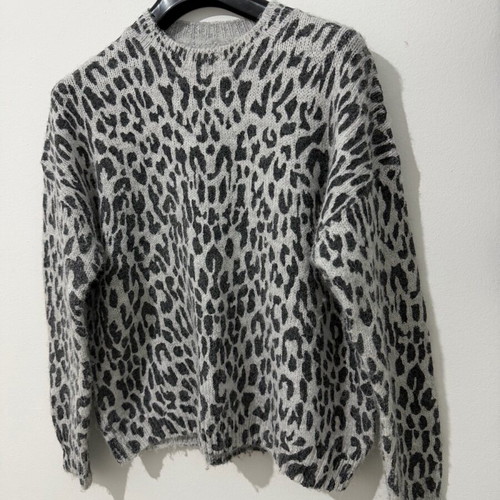 Women's sweater used with grey animal print, one size
