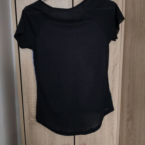 T-shirt like new, size M, blue multicolor
