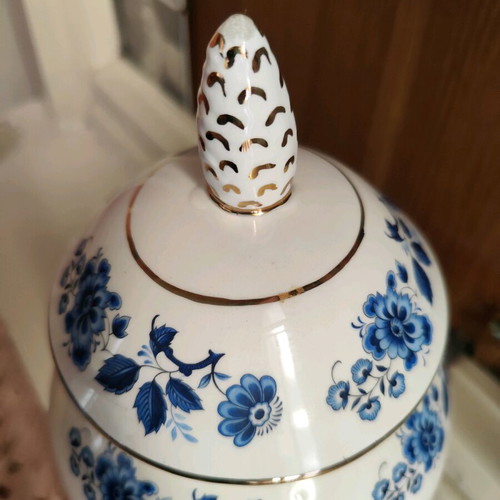 Porcelain Vase 34 cm used with lid