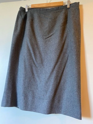 Φούστα γκρι μεταχειρισμένη, μέγεθος XL