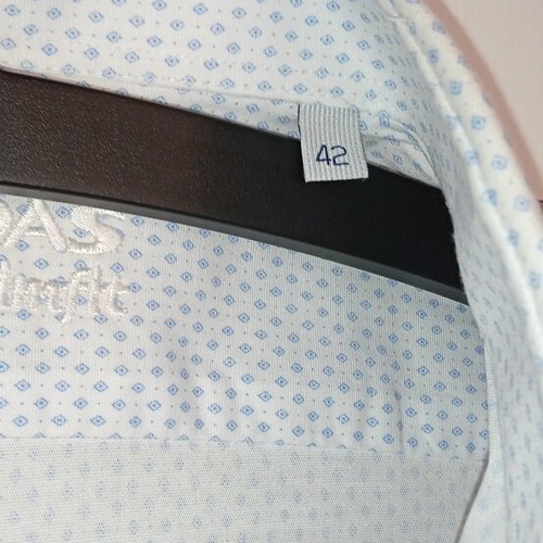 Vardas dress shirt like new, white with blue patterns, size L