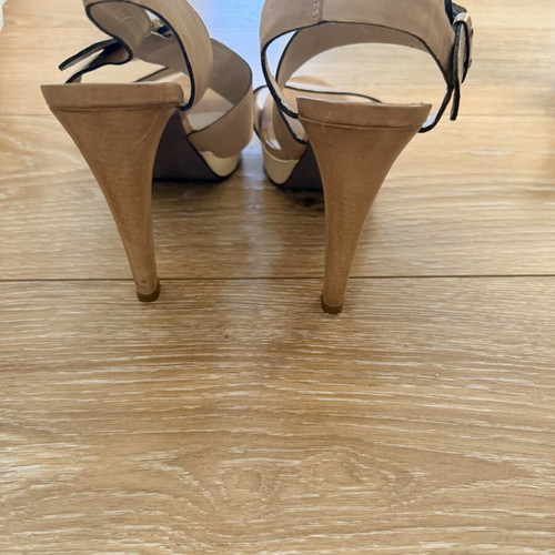 Vicenza leather sandals like new, size 40, white beige