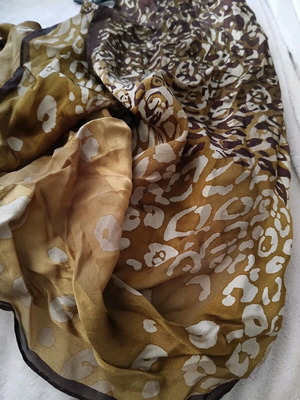Vintage silk animal print scarf Nicole Miller like new