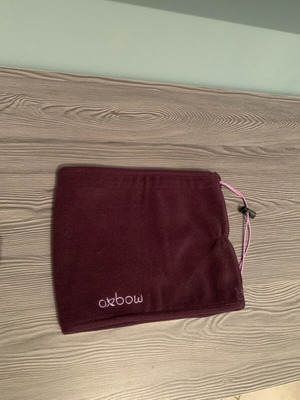 Oxbow fleece neck warmer used, purple