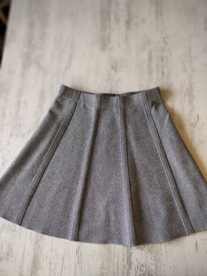 Zara skirt gray with elastic waist like new, size S