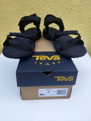 Teva women's black sandals size 40