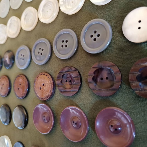 Vintage Retro Buttons set of 77 with 20 fabric buttons gift like new