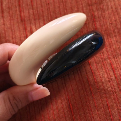 Vintage Bangle Carolee like new, resin clamper bracelet