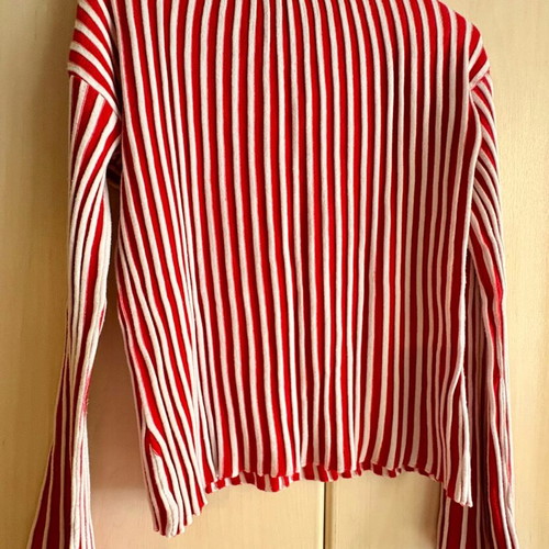Karavan blouse like new with bell sleeves M/L white with red and blue neckline
