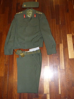 Στολή στρατού αξιωματικού μεταχειρισμένη, παλιά