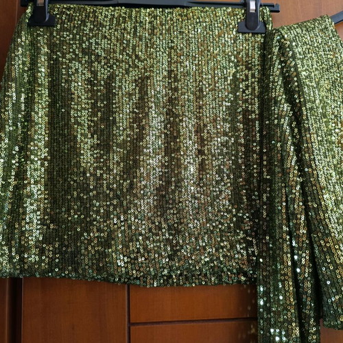 Set with shiny sequin design new, green