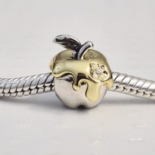 Pandora Disney Snow White Poison Apple Charm new, sterling silver 925