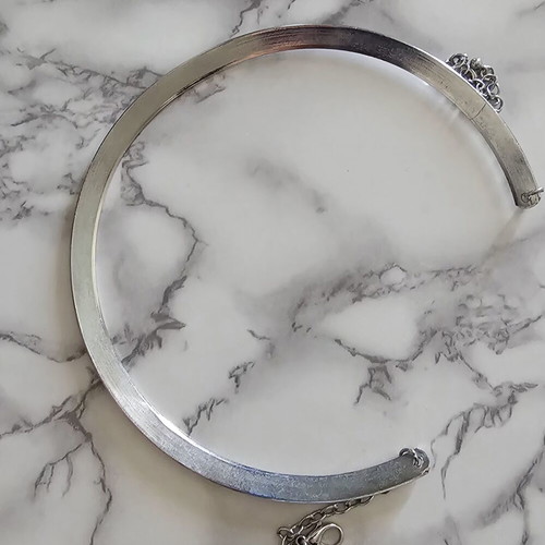 Choker necklace made of steel, silver color