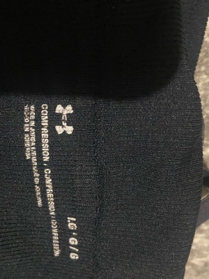 Under Armour sports bra like new, black, size L