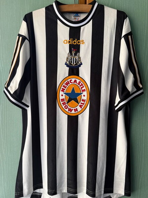 Alan Shearer Newcastle Jersey like new, size large