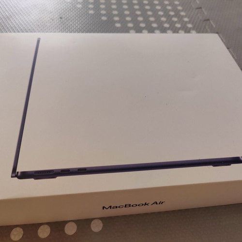 Apple MacBook Air 13.6" M3 like new, 16GB RAM, 256GB SSD, Midnight