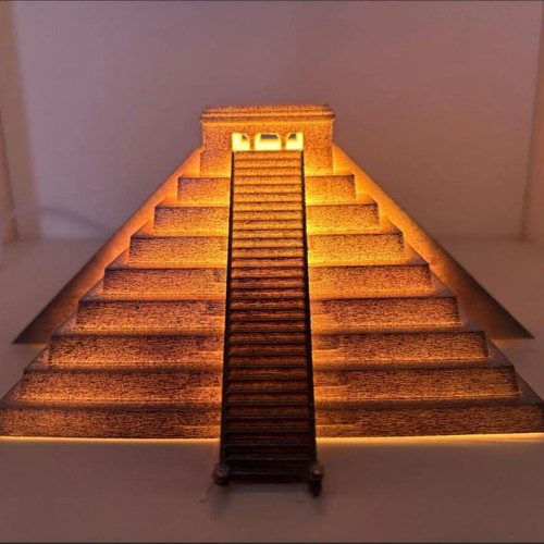 Pyramid of Light 3D Lamp new, impressive decorative lighting