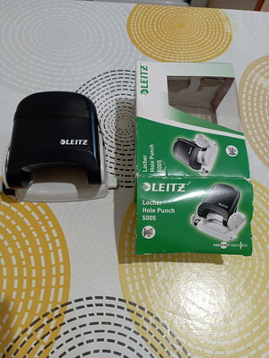 Leitz 5005 hole punch