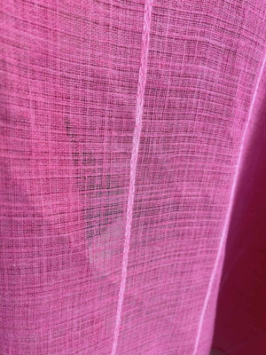 Gauze curtain with fuchsia design, dimensions 3.00x2.80 like new