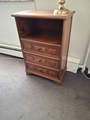 Wooden drawer cabinet with 3 drawers and shelf like new
