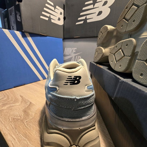 New Balance 9060 sports shoes like new, blue and cream