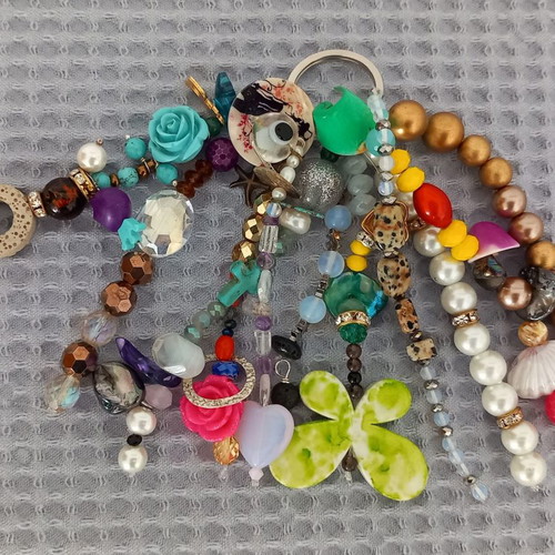 Craft supplies used for bracelets and necklaces