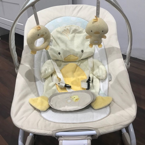 Ingenuity bouncer like new with vibration and music mechanism