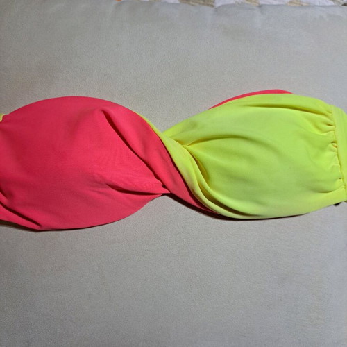 Bikini reversible like new with detachable cord, pink and yellow