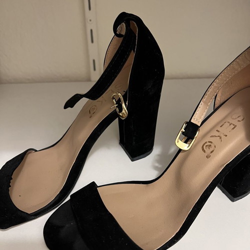 Black platform sandals like new with thick heel size 39